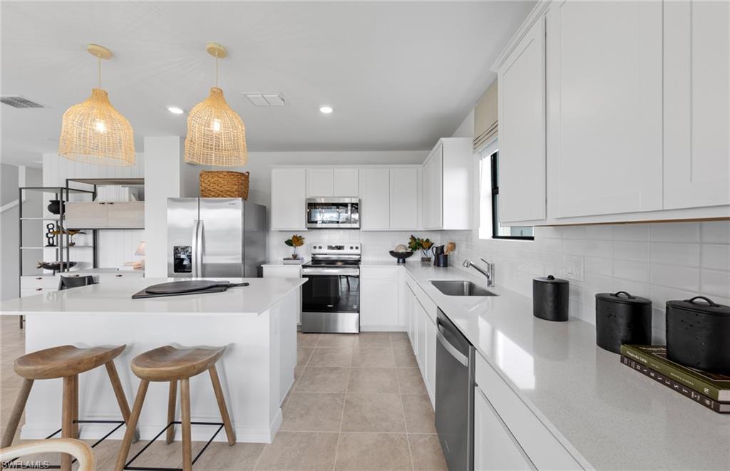 WHISPERING LAKES - Residential