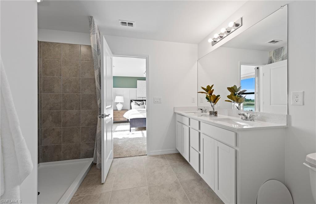 WHISPERING LAKES - Residential