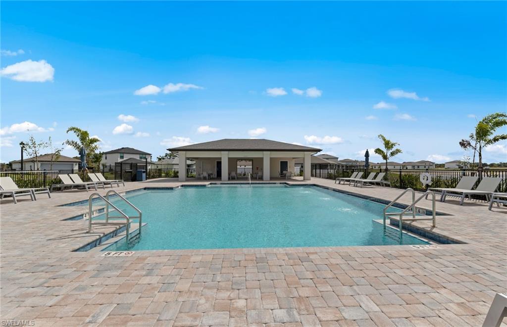 WHISPERING LAKES - Residential