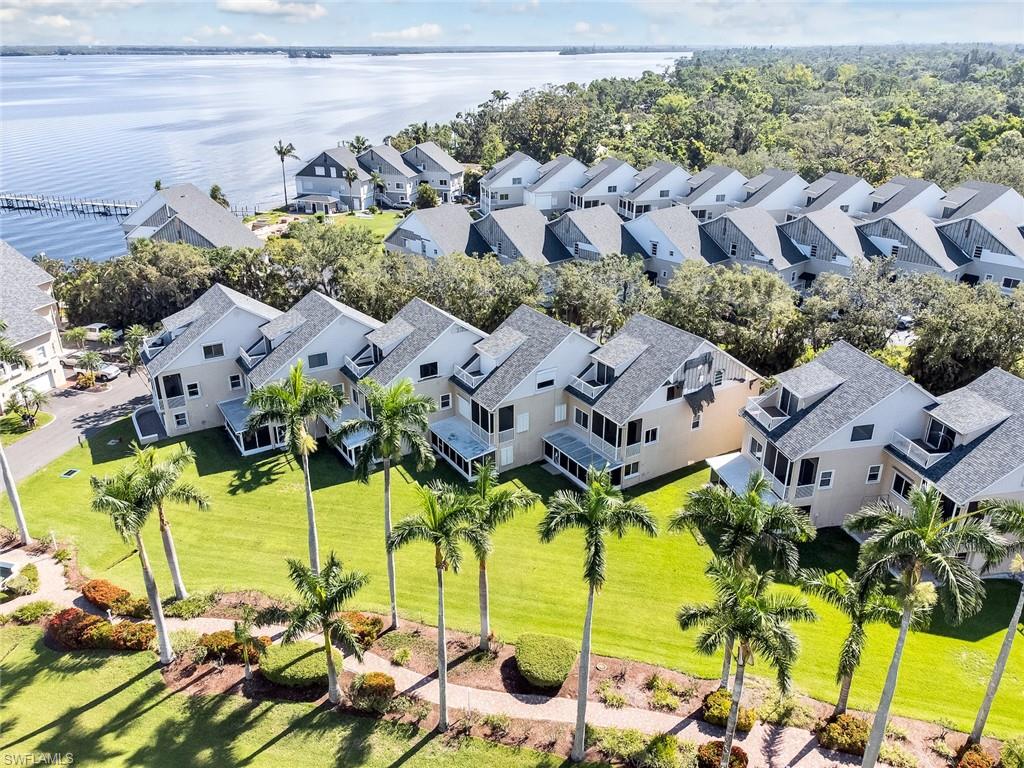 THE RIVER - Residential