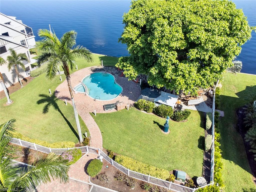 THE RIVER - Residential