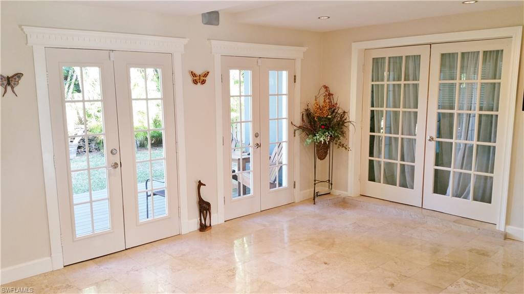 BOULEVARD MANOR - Residential