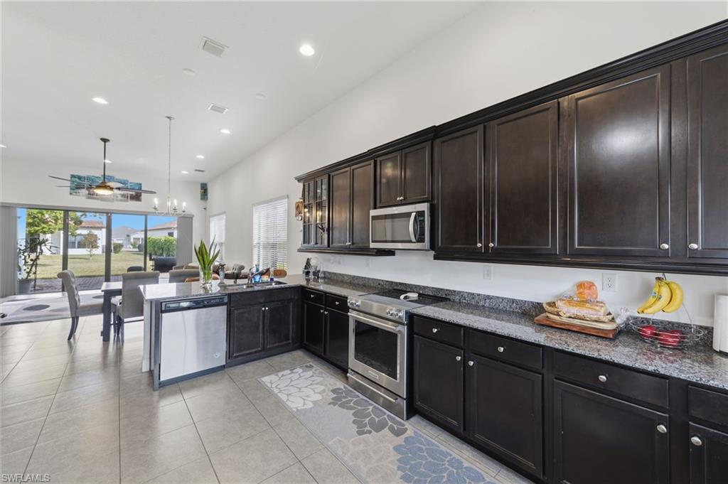 MAPLE RIDGE - Residential