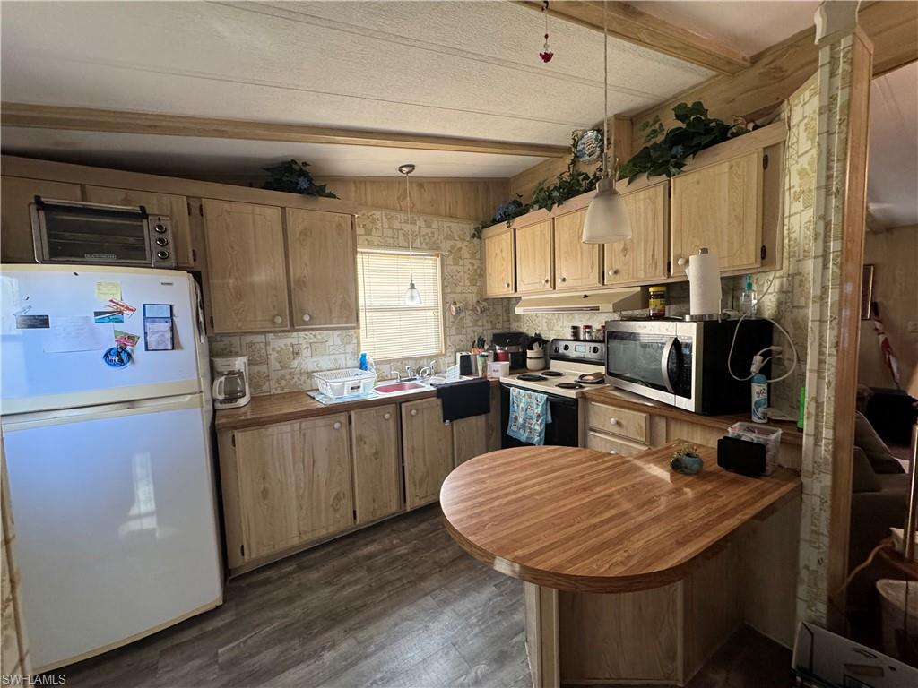 MOBILE MANOR - Residential