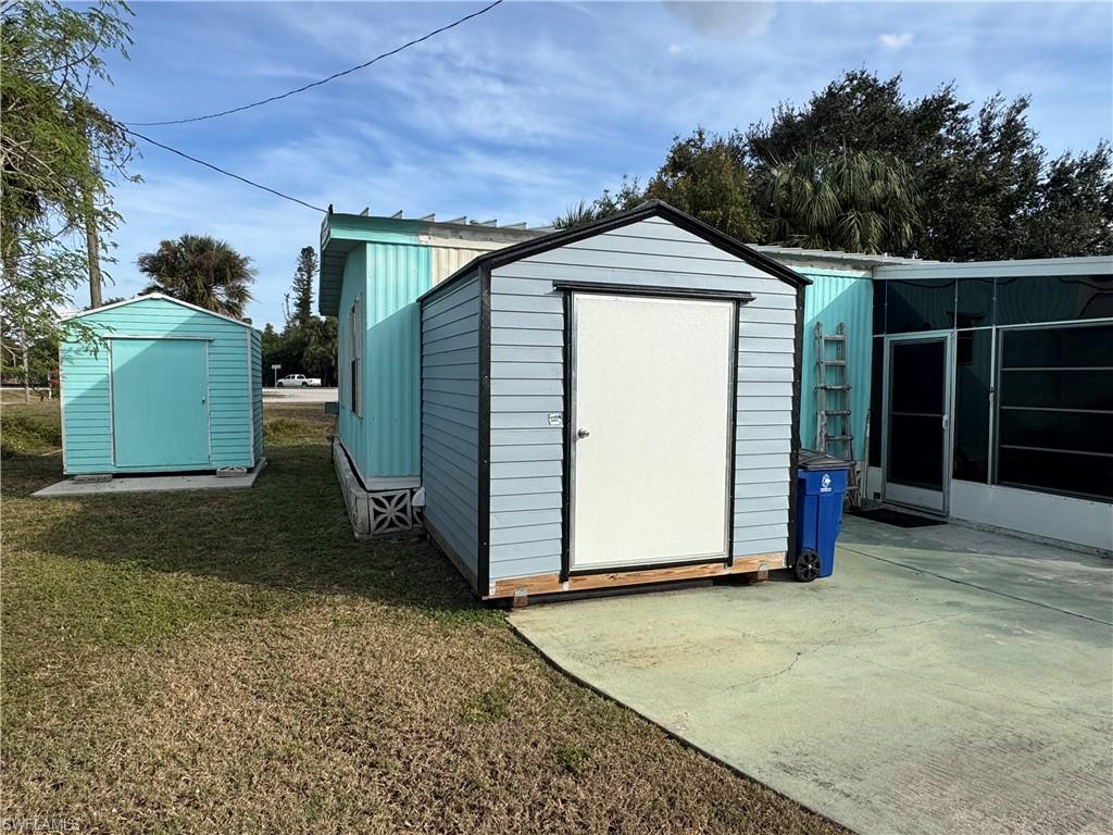 MOBILE MANOR - Residential