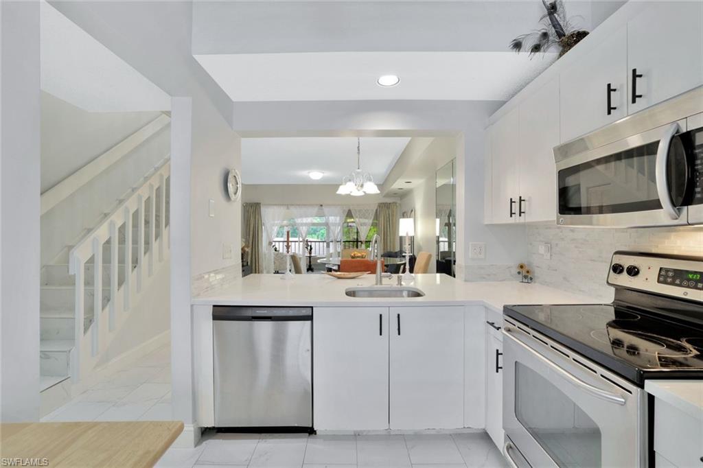 FAIRWAYS AT EMERALD GREENS - Residential Lease