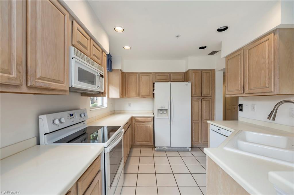 LAKEMONT COVE - Residential