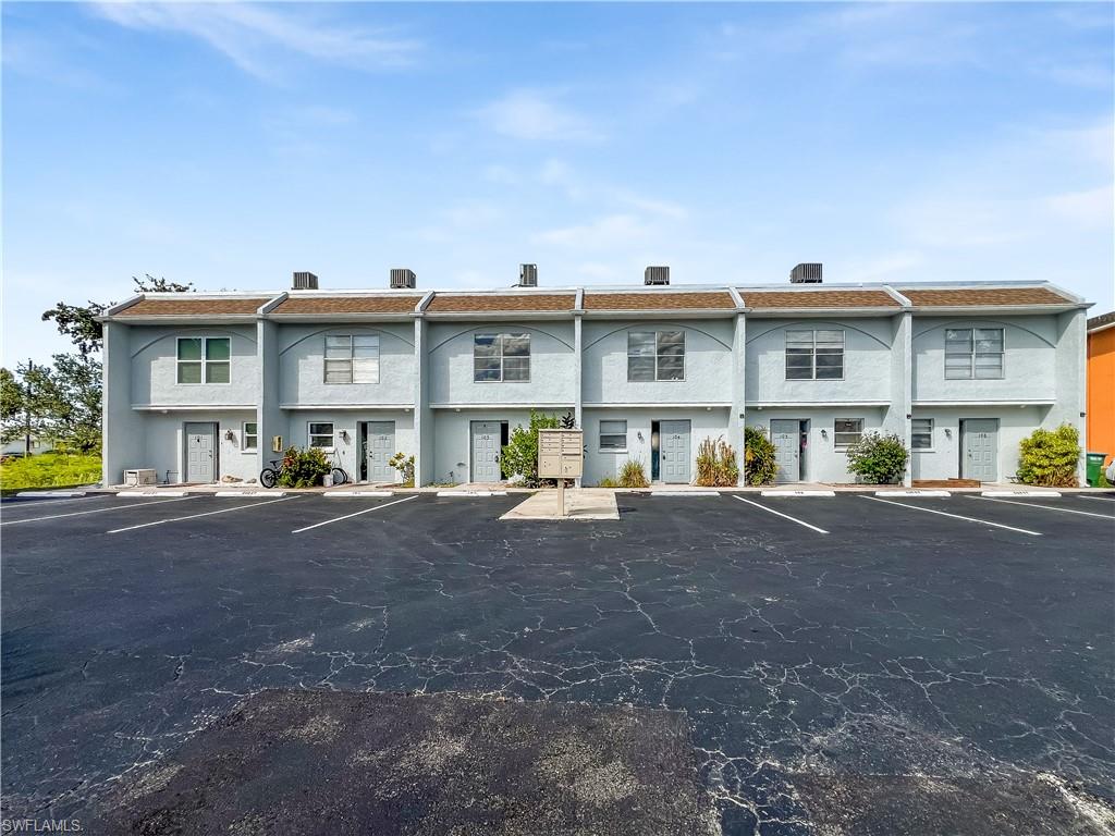 CORAL BAYVIEW CONDO - Residential Lease