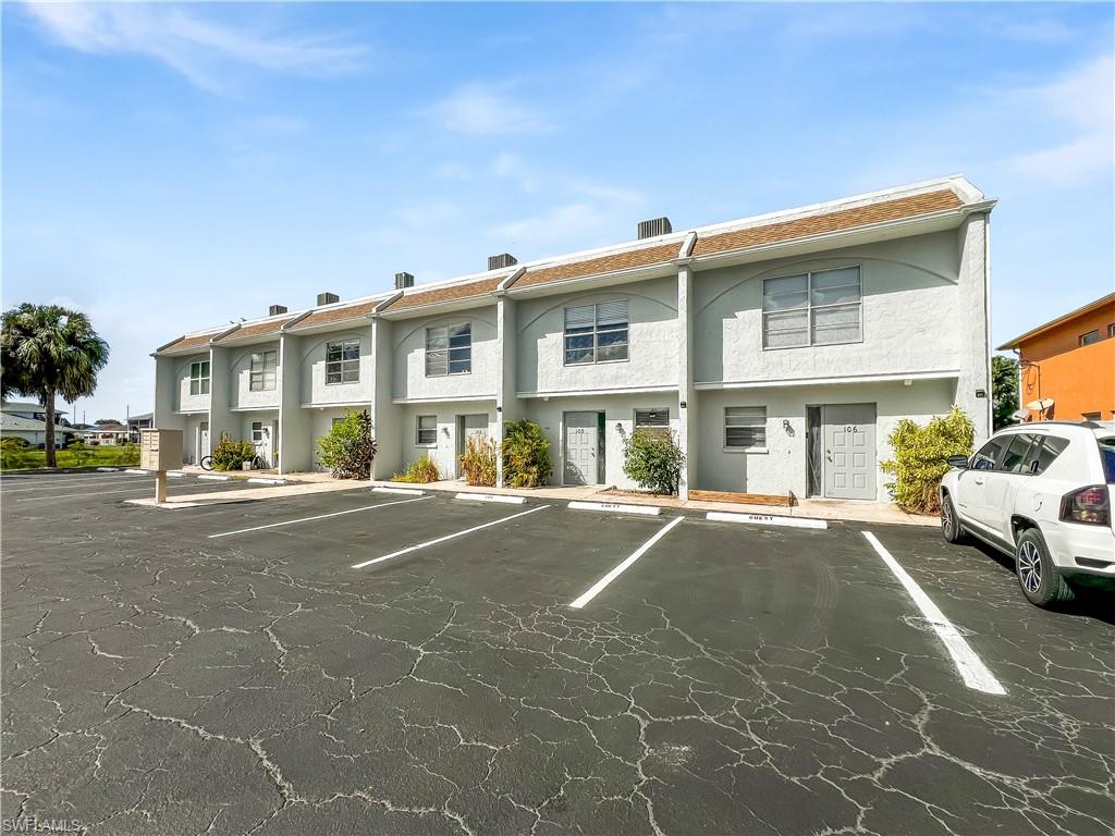 CORAL BAYVIEW CONDO - Residential Lease