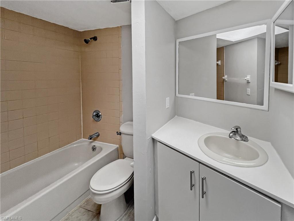 CORAL BAYVIEW CONDO - Residential Lease