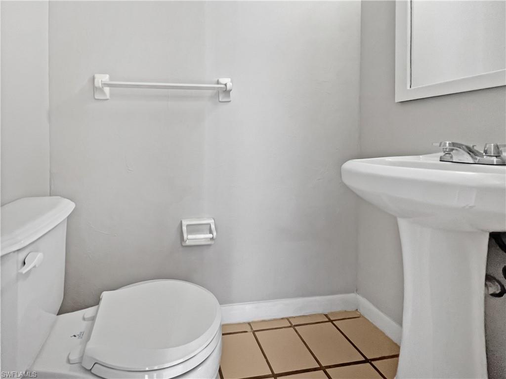 CORAL BAYVIEW CONDO - Residential Lease