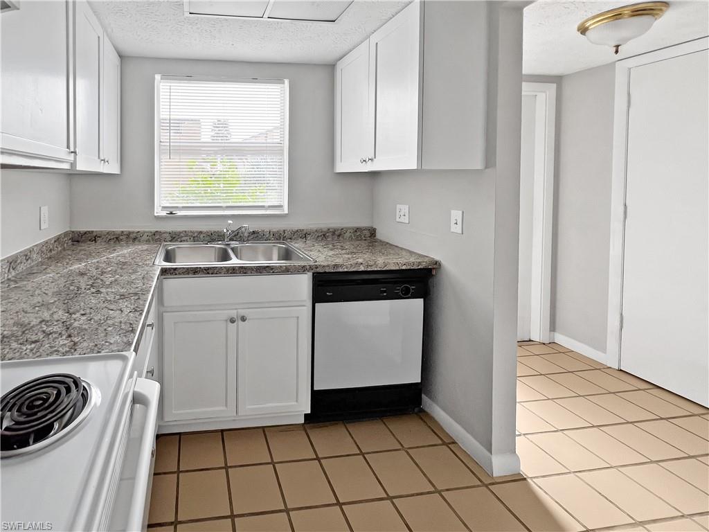 CORAL BAYVIEW CONDO - Residential Lease