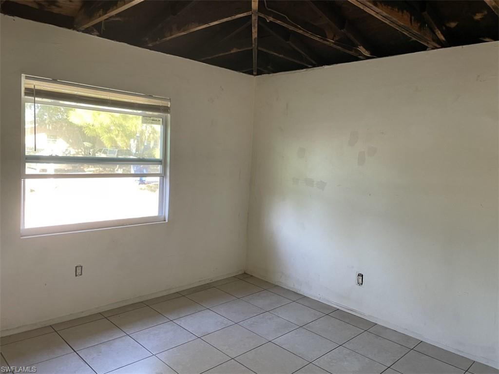 PINE MANOR - Residential