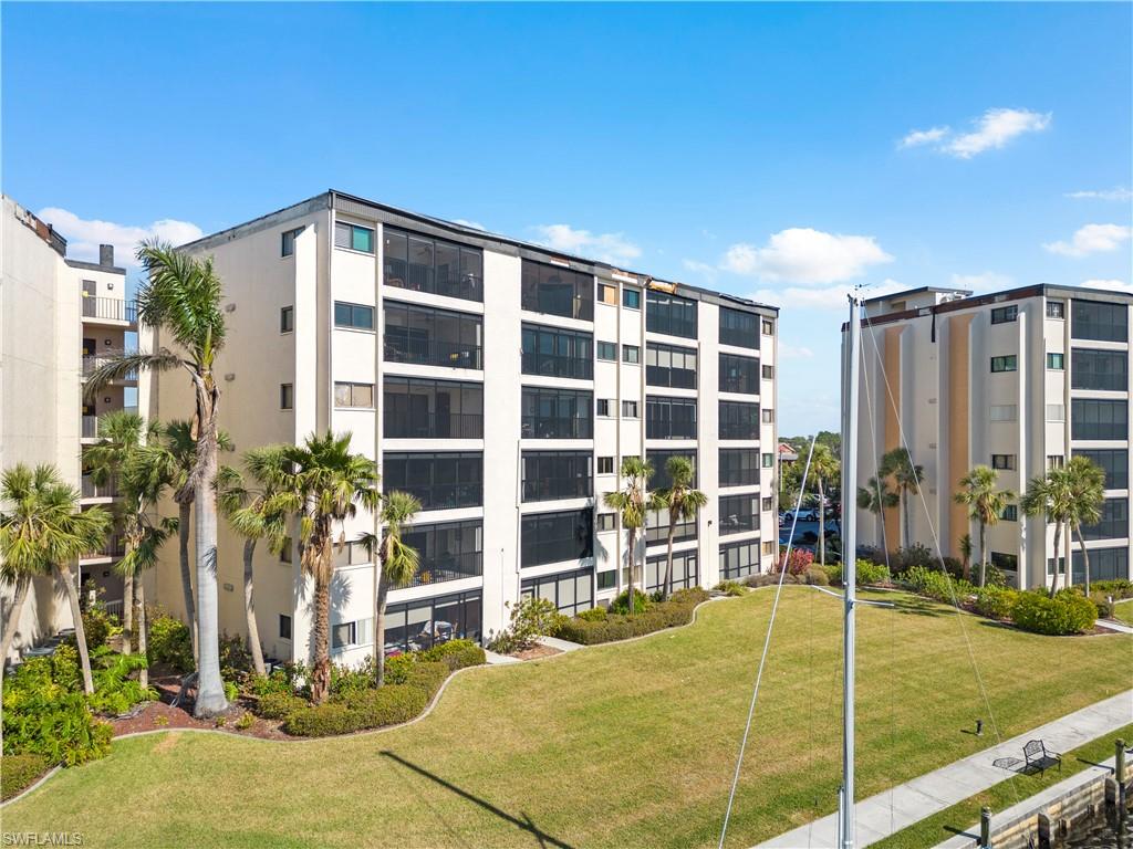 PARKWAY CONDO - Residential