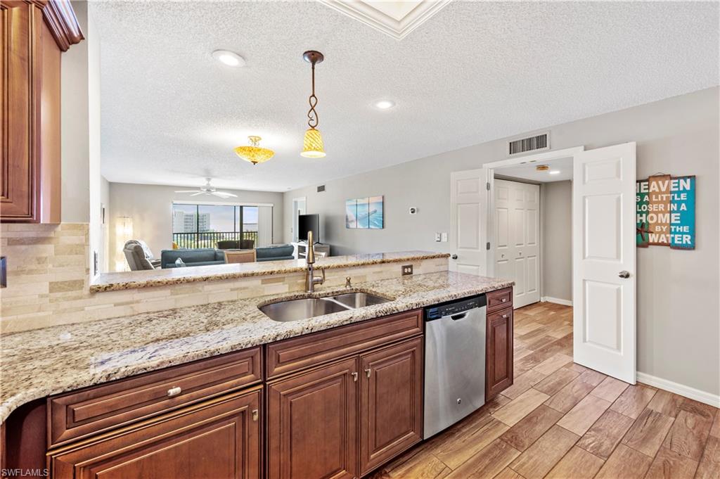 PARKWAY CONDO - Residential