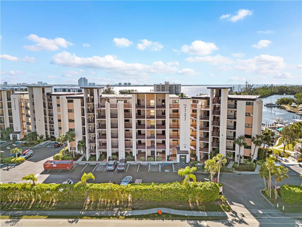 PARKWAY CONDO - Residential