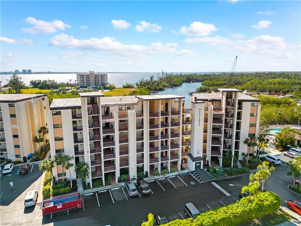 PARKWAY CONDO - Residential