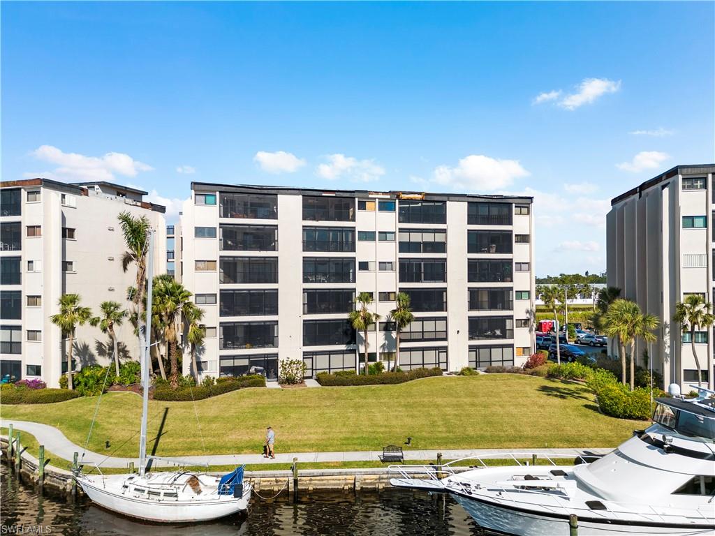 PARKWAY CONDO - Residential