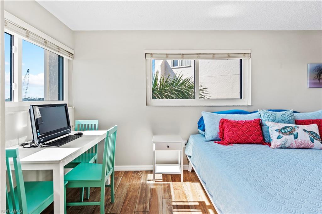 PARKWAY CONDO - Residential