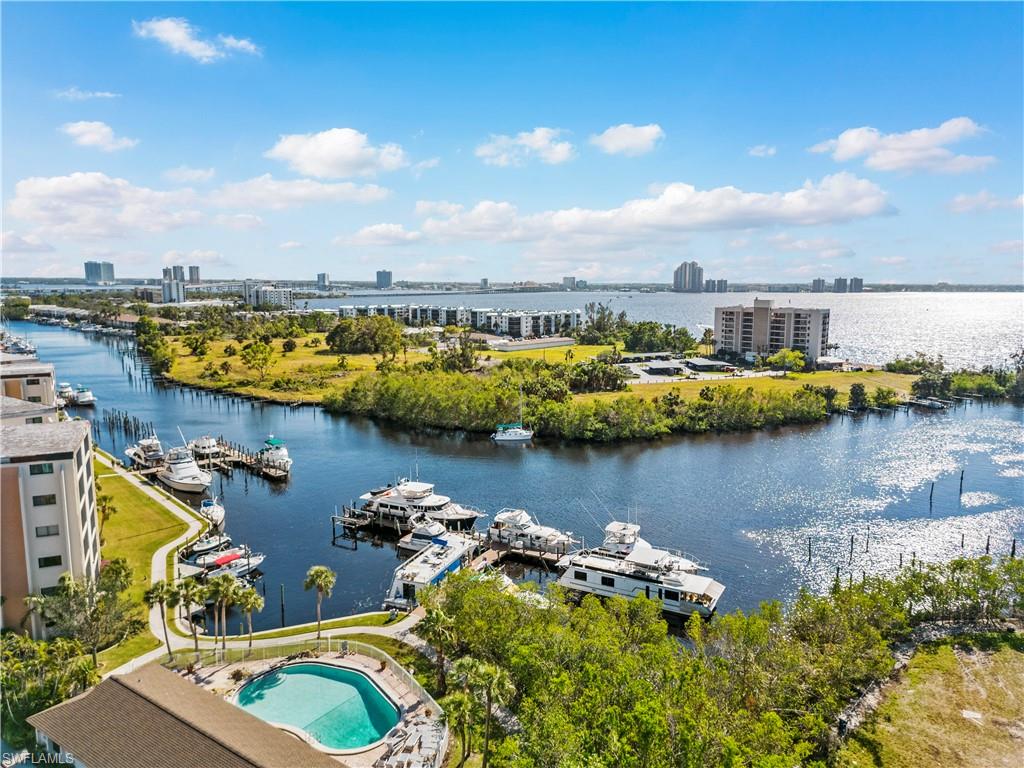 PARKWAY CONDO - Residential