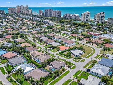 A home in MARCO ISLAND