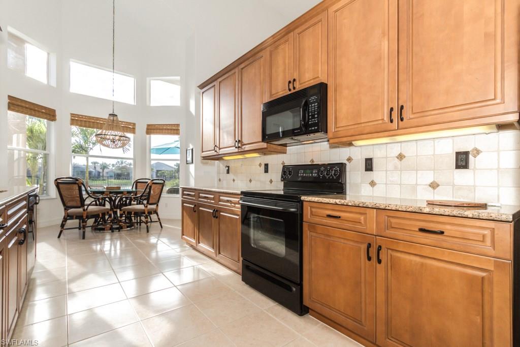 SATURNIA LAKES - Residential