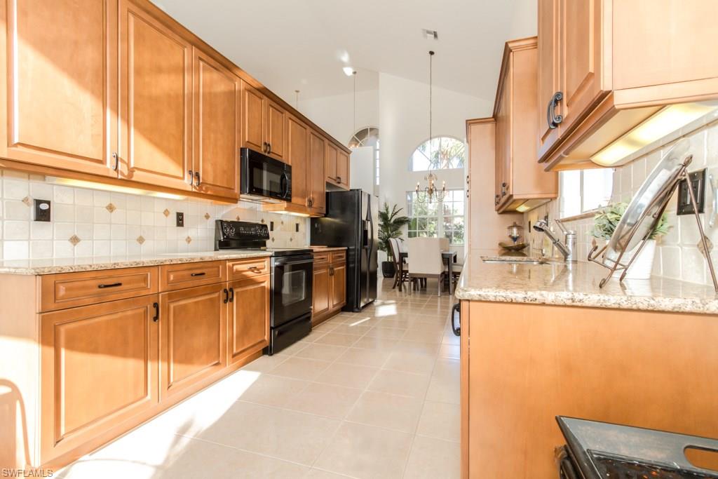 SATURNIA LAKES - Residential