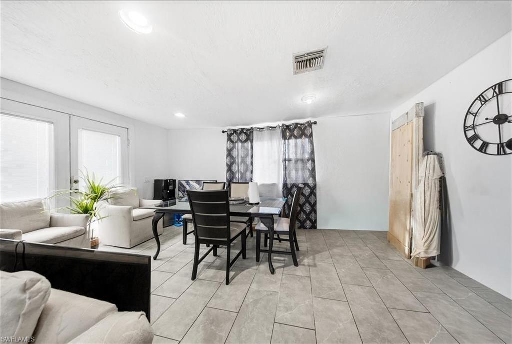 SUNCOAST ESTATE - Residential