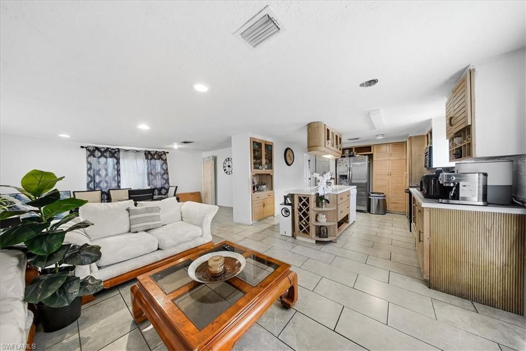 SUNCOAST ESTATE - Residential