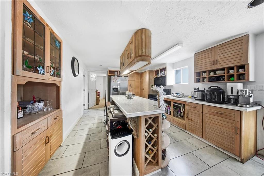 SUNCOAST ESTATE - Residential