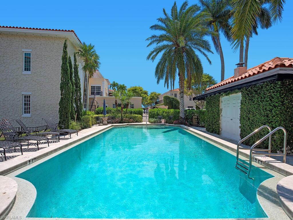 VENETIAN VILLAS - Residential