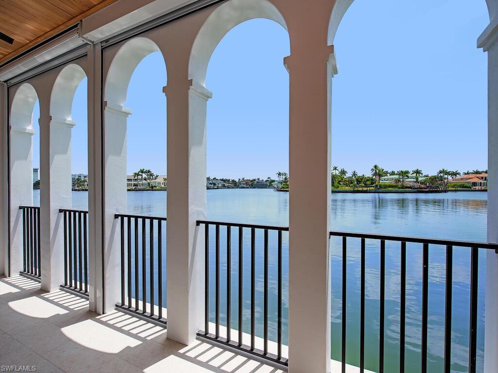 VENETIAN VILLAS - Residential