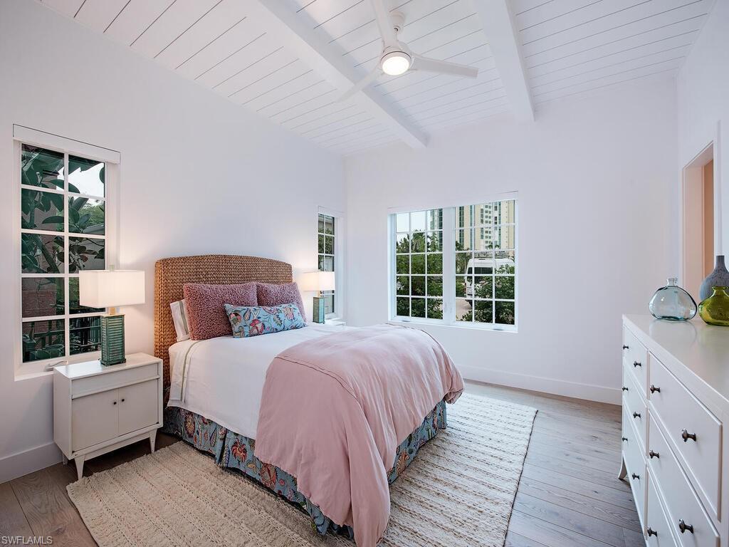 VENETIAN VILLAS - Residential