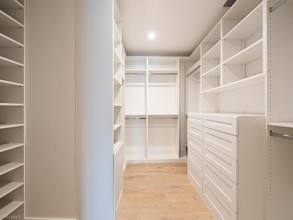 VENETIAN VILLAS - Residential