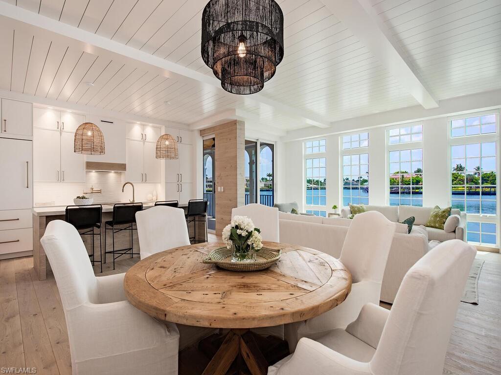 VENETIAN VILLAS - Residential