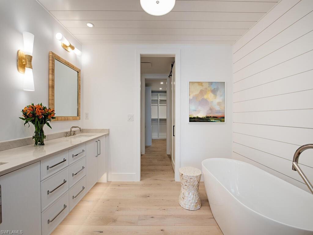 VENETIAN VILLAS - Residential