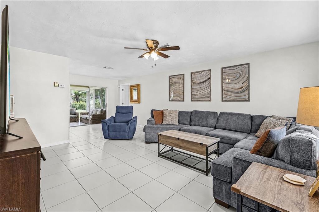 4564 Lakewood BLVD
