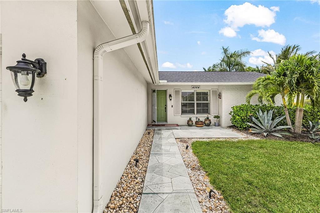 4564 Lakewood BLVD