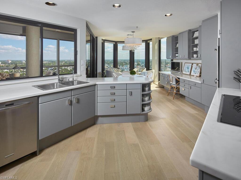 4951 Gulf Shore BLVD N 1204