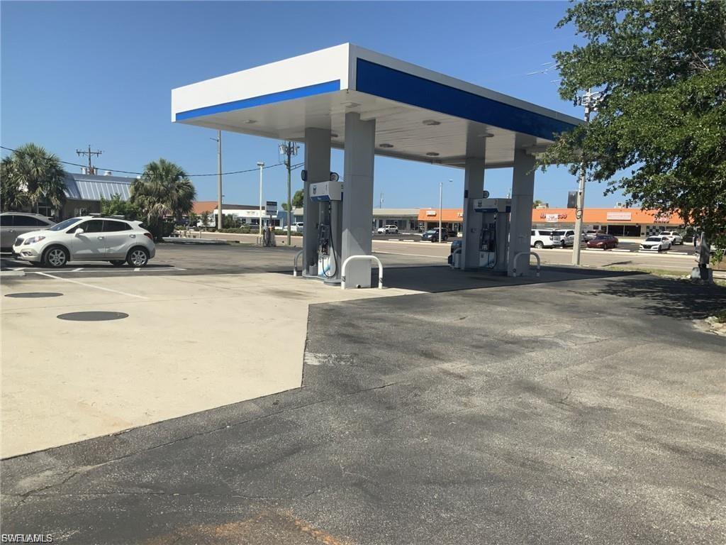 4403 Del Prado BLVD S