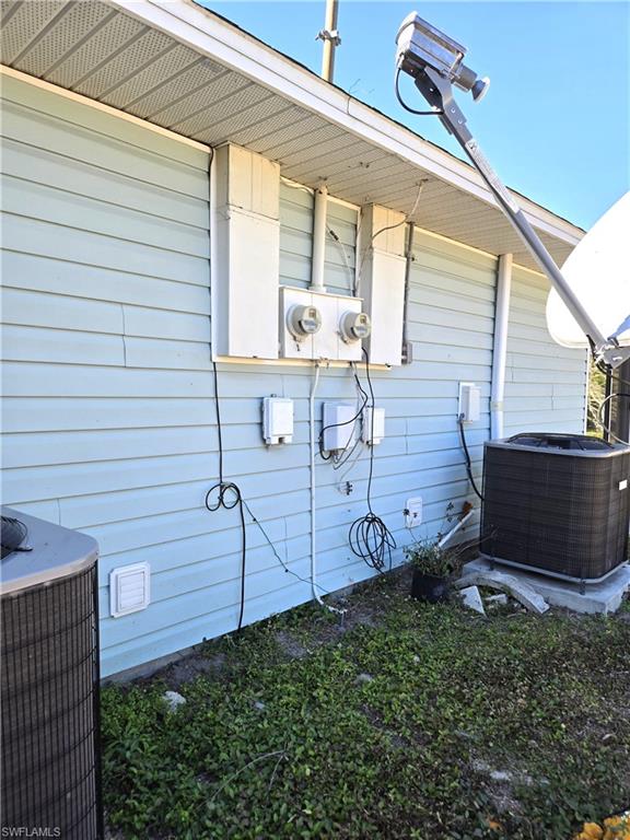 PARADISE SHORES - Residential