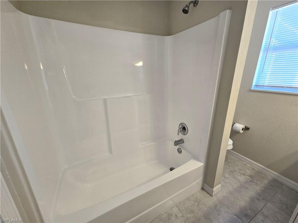 PARADISE SHORES - Residential