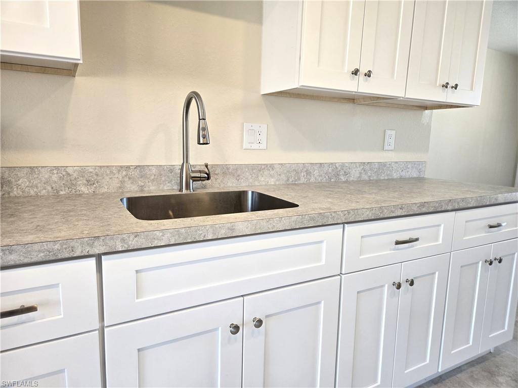 PARADISE SHORES - Residential