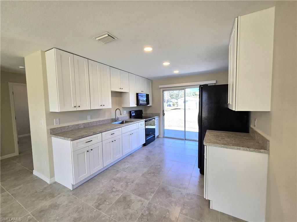 PARADISE SHORES - Residential