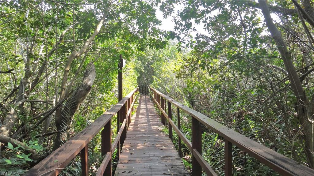 PALM LAKES - Residential