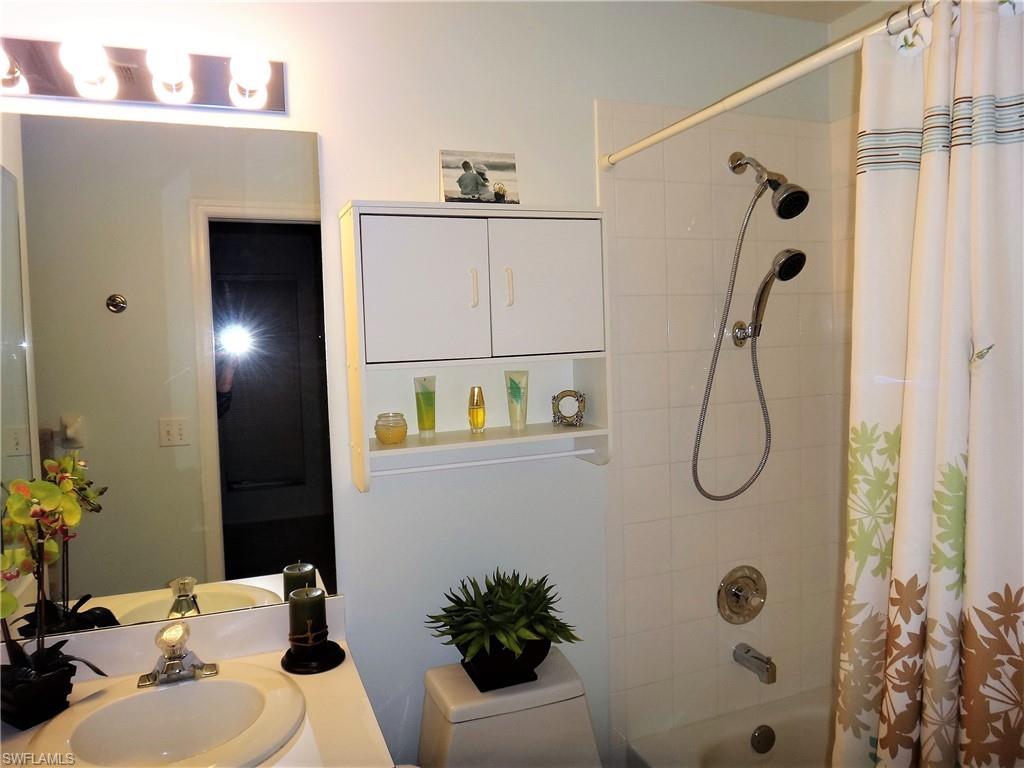 PALM LAKES - Residential