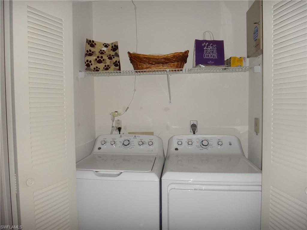 PALM LAKES - Residential