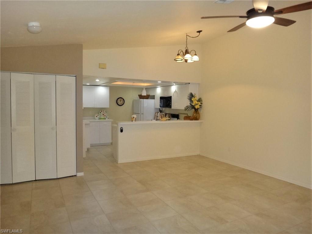 PALM LAKES - Residential