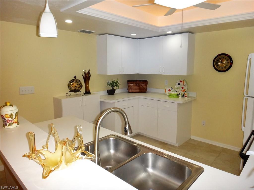 PALM LAKES - Residential