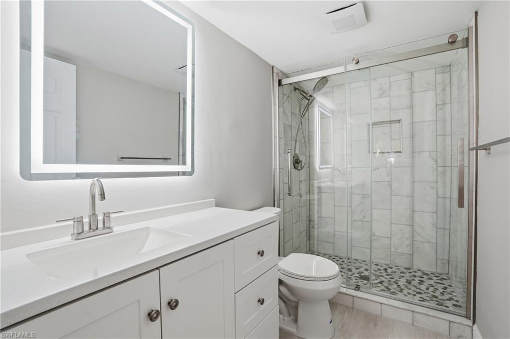 COUNTRY CLUB MANOR - Residential